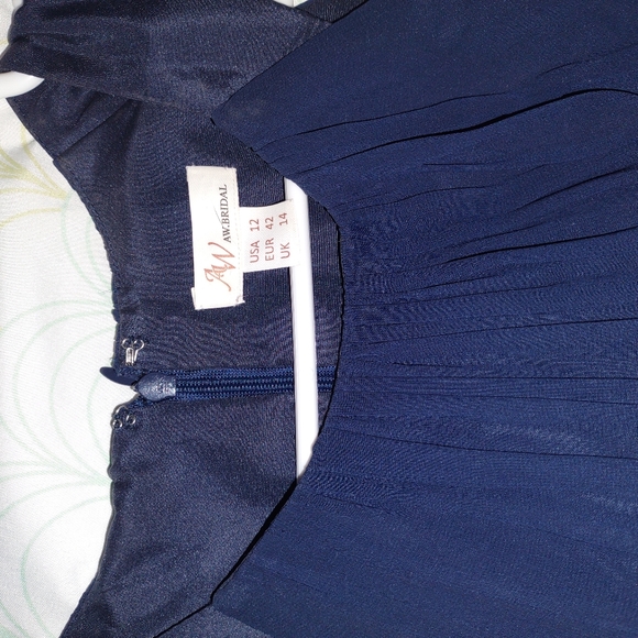 Formal/bridesmaid gown - Picture 2 of 2